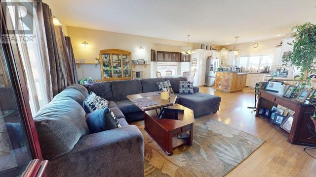 9000 111 Avenue, House detached with 4 bedrooms, 3 bathrooms and null parking in Fort St. John BC | Image 7