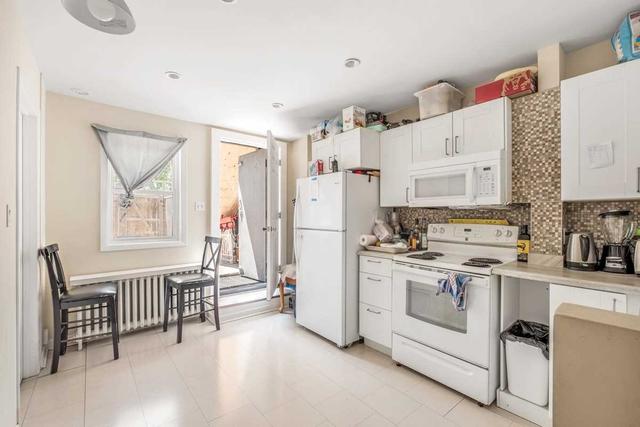 634 Vaughan Rd, Condo with 5 bedrooms, 3 bathrooms and 2 parking in Toronto ON | Image 5
