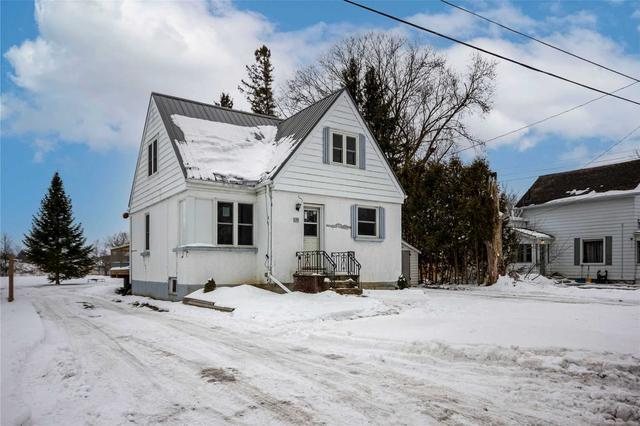 139 Durham St W, House detached with 3 bedrooms, 2 bathrooms and 7 parking in Kawartha Lakes ON | Image 1