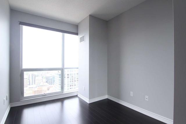 4815 - 386 Yonge St, Condo with 2 bedrooms, 2 bathrooms and 1 parking in Toronto ON | Image 19