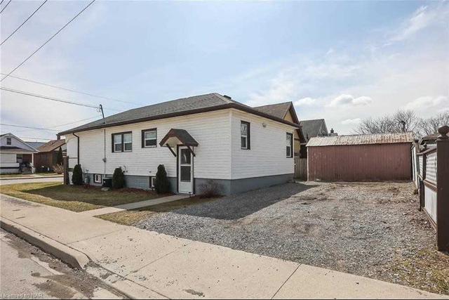 4401 Second Ave, House detached with 2 bedrooms, 2 bathrooms and 2 parking in Niagara Falls ON | Image 33