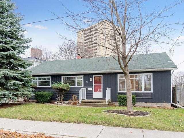 43 John St S, House detached with 3 bedrooms, 1 bathrooms and 4 parking in Mississauga ON | Image 1