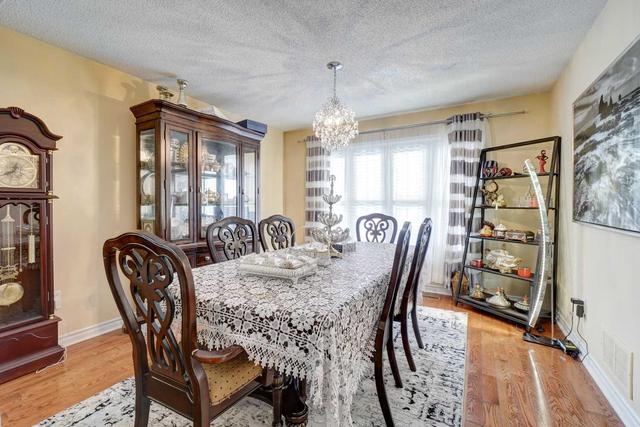 5397 Middlebury Dr, House detached with 3 bedrooms, 4 bathrooms and 6 parking in Mississauga ON | Image 2