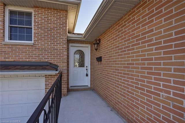Front entry | Image 34