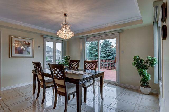 107 Spadina Rd, House detached with 5 bedrooms, 6 bathrooms and 6 parking in Richmond Hill ON | Image 9