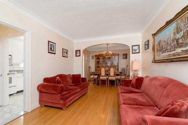 58 Kane Ave, House detached with 2 bedrooms, 2 bathrooms and 3 parking in Toronto ON | Image 28