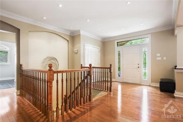 5422 Wadell Court, House detached with 4 bedrooms, 4 bathrooms and 12 parking in Ottawa ON | Image 3
