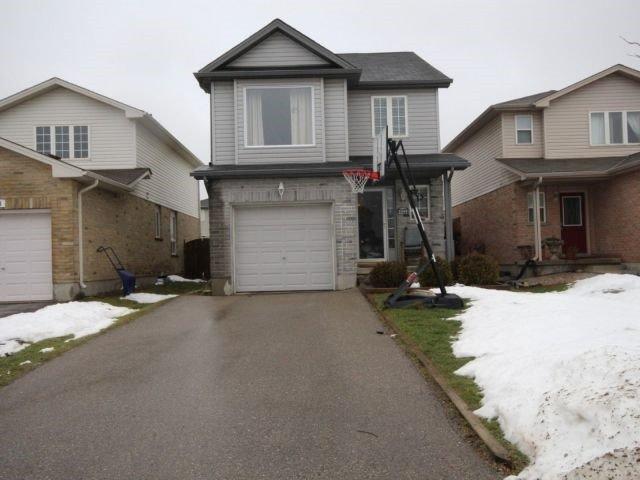 1045 Kimball Cres, House detached with 3 bedrooms, 2 bathrooms and 2 parking in London ON | Image 2