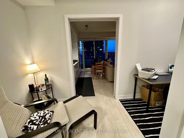 3711 - 2221 Yonge St, Condo with 1 bedrooms, 1 bathrooms and 0 parking in Toronto ON | Image 5