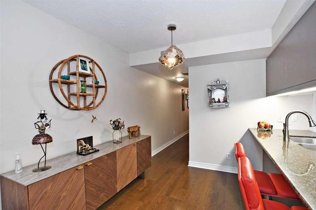 202 - 124 Aerodrome Cres, Townhouse with 2 bedrooms, 2 bathrooms and 1 parking in Toronto ON | Image 16