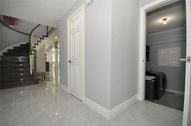 5884 Chorley Pl, House detached with 4 bedrooms, 4 bathrooms and 7 parking in Mississauga ON | Image 15