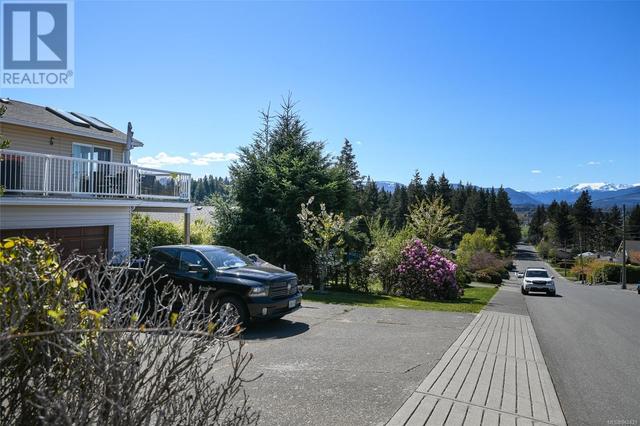 1899 10th St E, House detached with 4 bedrooms, 3 bathrooms and 6 parking in Courtenay BC | Image 31