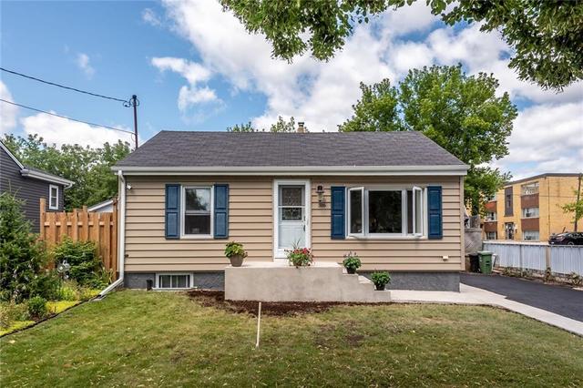 316 East 43rd Street, House detached with 4 bedrooms, 1 bathrooms and 2 parking in Hamilton ON | Image 3