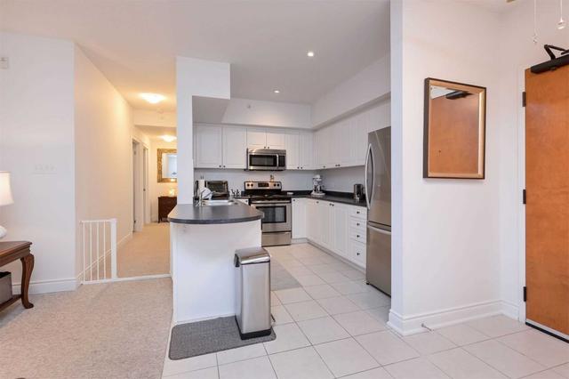 411 - 100 Dean Ave, Condo with 2 bedrooms, 2 bathrooms and 1 parking in Barrie ON | Image 4