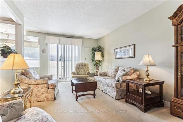 506 - 6 Village Green Blvd, Condo with 2 bedrooms, 2 bathrooms and 1 parking in Hamilton ON | Image 2
