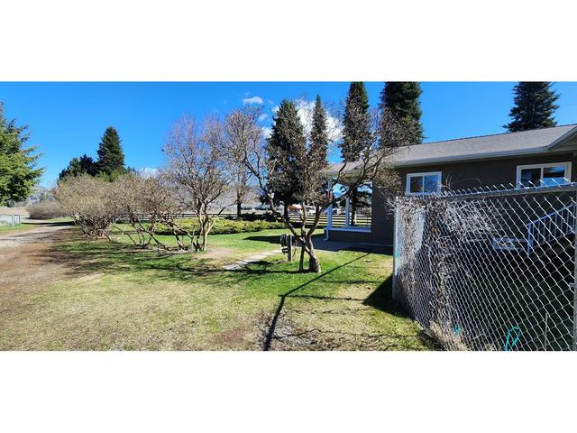 1480 Carson Road, House detached with 3 bedrooms, 3 bathrooms and null parking in Kootenay Boundary D BC | Image 46