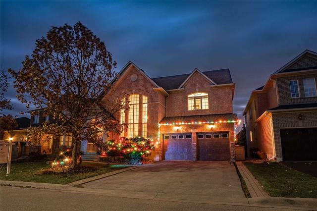 2086 Helmsley Ave, House detached with 4 bedrooms, 4 bathrooms and 5 parking in Oakville ON | Image 1