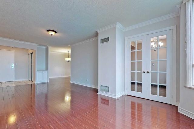 3122 - 68 Corporate Dr, Condo with 3 bedrooms, 3 bathrooms and 2 parking in Toronto ON | Image 5