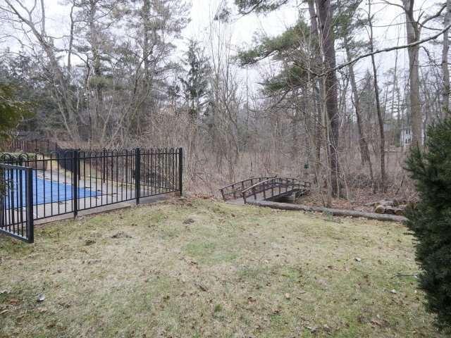 1568 Douglas Dr, House detached with 3 bedrooms, 3 bathrooms and 6 parking in Mississauga ON | Image 3