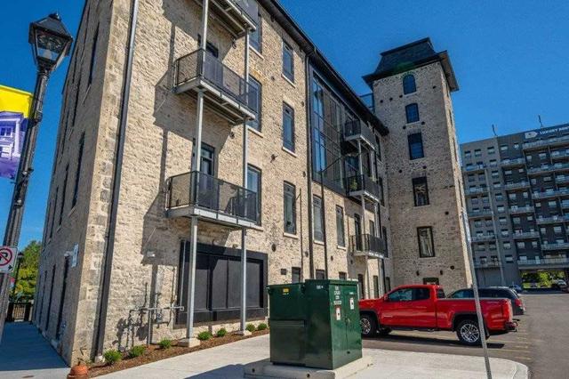 305 - 19 Guelph Ave, Condo with 2 bedrooms, 2 bathrooms and 1 parking in Cambridge ON | Image 2