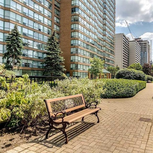 304 - 1270 Maple Crossing Boulevard, Condo with 2 bedrooms, 1 bathrooms and null parking in Burlington ON | Image 3