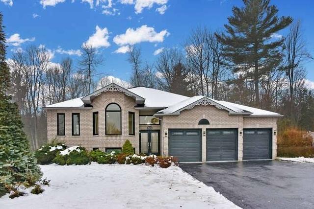 20 Bush Cres, House detached with 3 bedrooms, 3 bathrooms and 12 parking in Wasaga Beach ON | Image 1