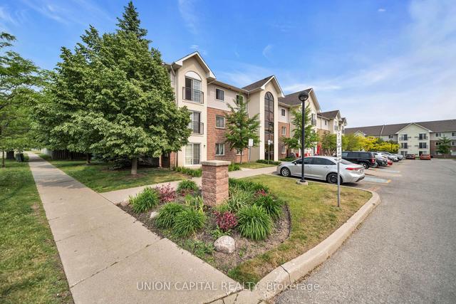 301 - 83 Aspen Springs Dr, Condo with 2 bedrooms, 1 bathrooms and 1 parking in Clarington ON | Image 1