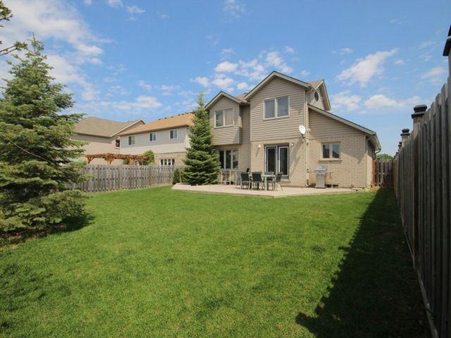 35 Agincourt Cres, House detached with 3 bedrooms, 3 bathrooms and 4 parking in St. Catharines ON | Image 12