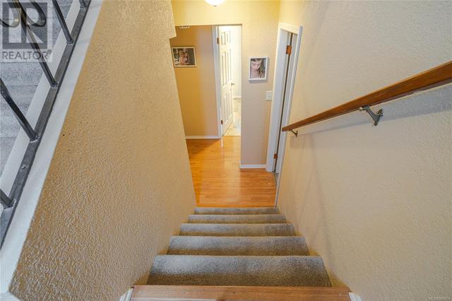 589 Kay St, House detached with 4 bedrooms, 2 bathrooms and 6 parking in Saanich BC | Image 23