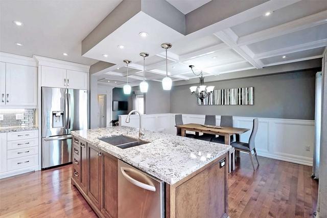 31 Ravineview Dr, House semidetached with 3 bedrooms, 3 bathrooms and 3 parking in Vaughan ON | Image 4