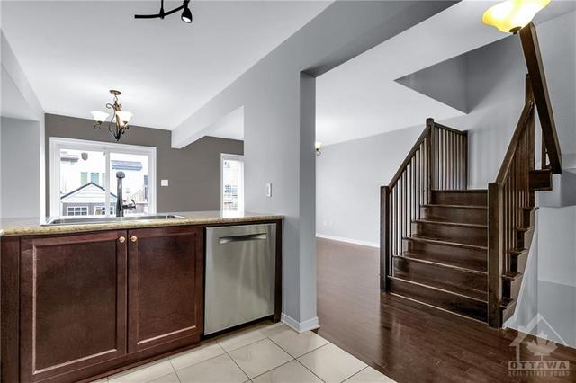 313 Laguna Street, Townhouse with 3 bedrooms, 3 bathrooms and 4 parking in Ottawa ON | Image 10