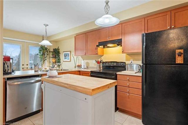 220 Blackburn Dr, Townhouse with 2 bedrooms, 3 bathrooms and 2 parking in Brantford ON | Image 29