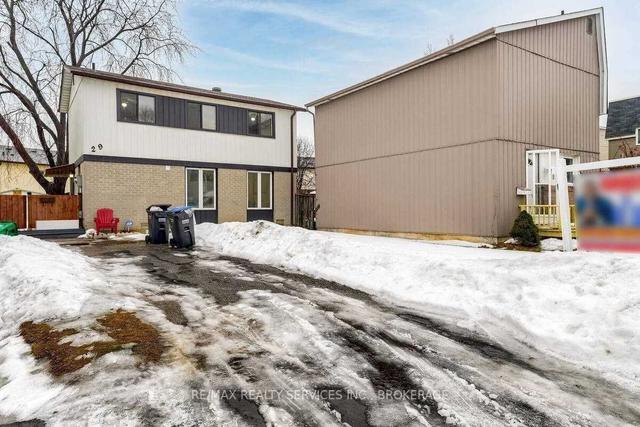 29 Hector Crt, House detached with 3 bedrooms, 2 bathrooms and 3 parking in Brampton ON | Image 14