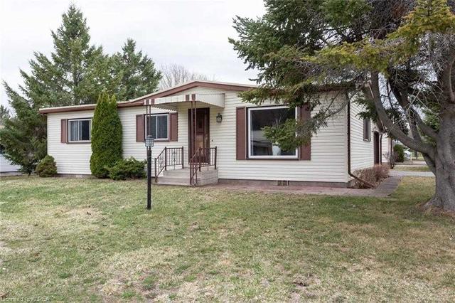 1 Cedar St, Home with 3 bedrooms, 2 bathrooms and 3 parking in Kawartha Lakes ON | Image 34