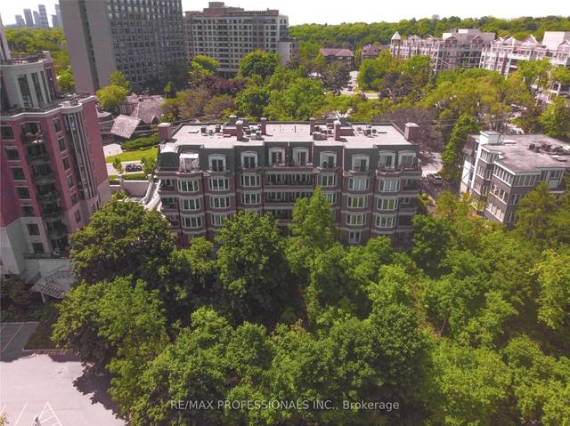 102 - 40 Old Mill Rd, Condo with 2 bedrooms, 2 bathrooms and 1 parking in Toronto ON | Image 30