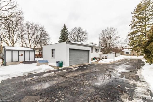 33 Lowrey Avenue S, House detached with 4 bedrooms, 2 bathrooms and 7 parking in Cambridge ON | Image 18