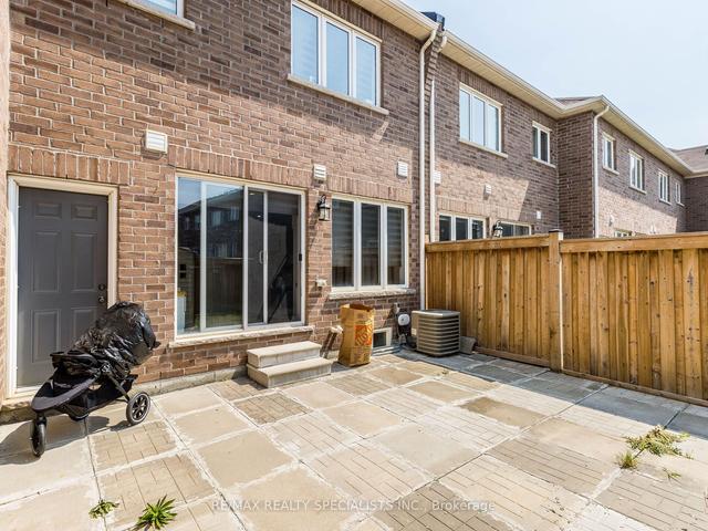 9 Edsel Rd, House attached with 3 bedrooms, 4 bathrooms and 3 parking in Brampton ON | Image 24