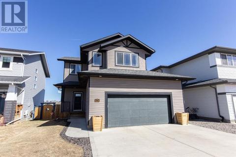 624 Robinson Avenue, House detached with 4 bedrooms, 2 bathrooms and 4 parking in Penhold AB | Card Image