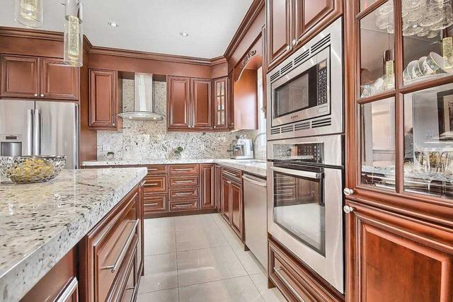 80 Headwater Cres, House detached with 4 bedrooms, 5 bathrooms and 6 parking in Richmond Hill ON | Image 4