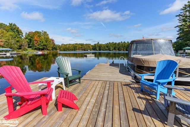 Enough depth on the docks for easy docking or inboards & outboards | Image 7