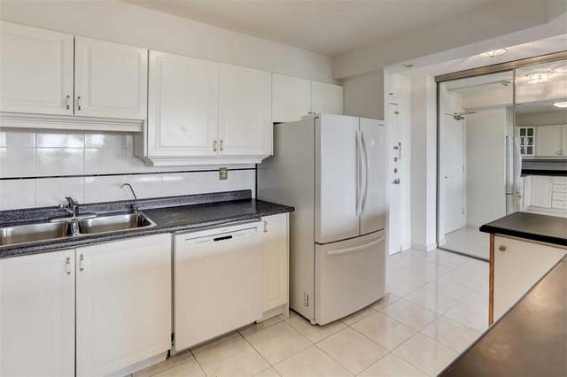 816 - 15 La Rose Ave, Condo with 3 bedrooms, 2 bathrooms and 1 parking in Toronto ON | Image 38