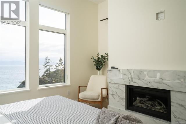 7510 Ocean Park Pl, House detached with 3 bedrooms, 4 bathrooms and 6 parking in Sooke BC | Image 17