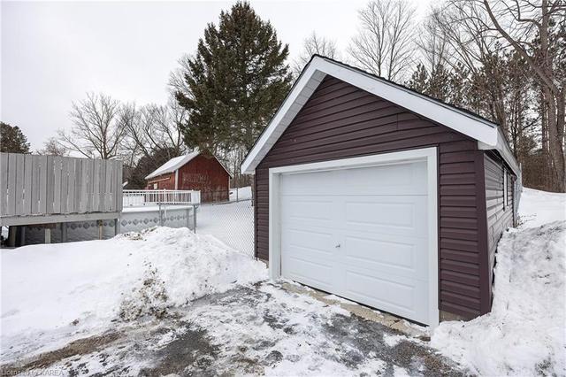 6817 38 Highway, House detached with 3 bedrooms, 1 bathrooms and 5 parking in South Frontenac ON | Image 5