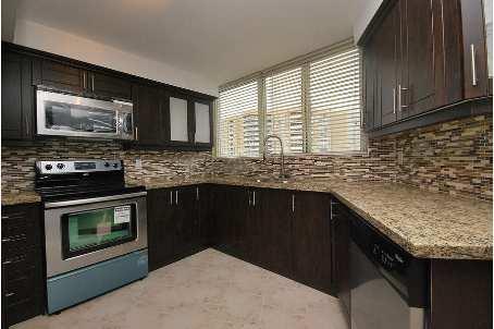 1001 - 3700 Kaneff Cres, Condo with 2 bedrooms, 2 bathrooms and 1 parking in Mississauga ON | Image 4