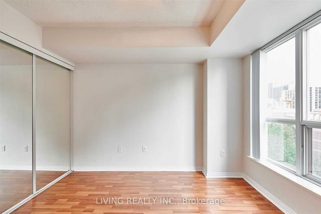 606 - 909 Bay St, Condo with 1 bedrooms, 1 bathrooms and 1 parking in Toronto ON | Image 9