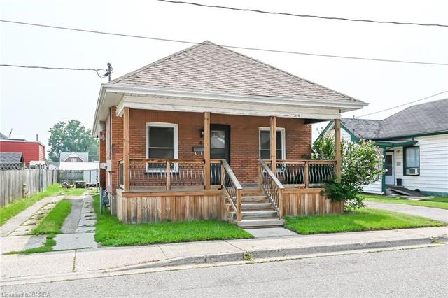 6 Gordon Street, House detached with 3 bedrooms, 1 bathrooms and null parking in Brantford ON | Image 2