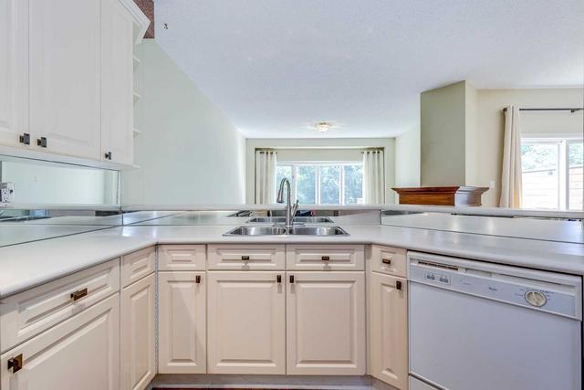 2233 Rockingham Dr, House attached with 3 bedrooms, 4 bathrooms and 6 parking in Oakville ON | Image 2