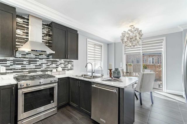 74 Villadowns Tr, House semidetached with 3 bedrooms, 3 bathrooms and 3 parking in Brampton ON | Image 8