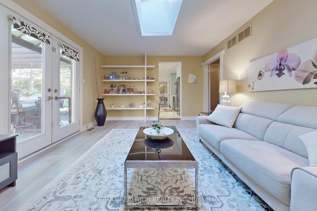 237 Old Yonge St, House detached with 4 bedrooms, 5 bathrooms and 6 parking in Toronto ON | Image 4