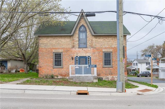1337 King Street N, House detached with 5 bedrooms, 2 bathrooms and null parking in Woolwich ON | Image 1